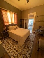 Building Photo - 230 W Myrtle St