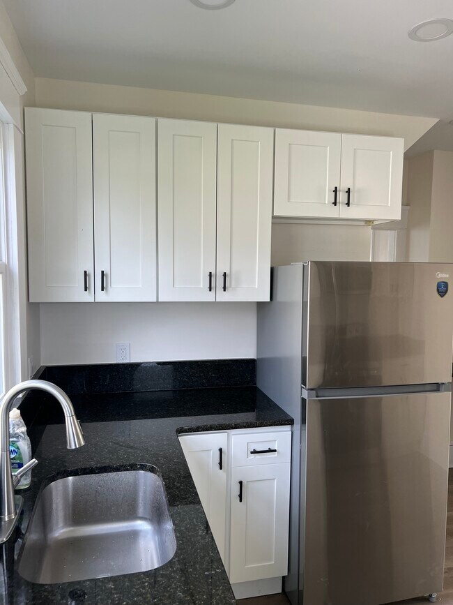 Building Photo - 815 Grove St