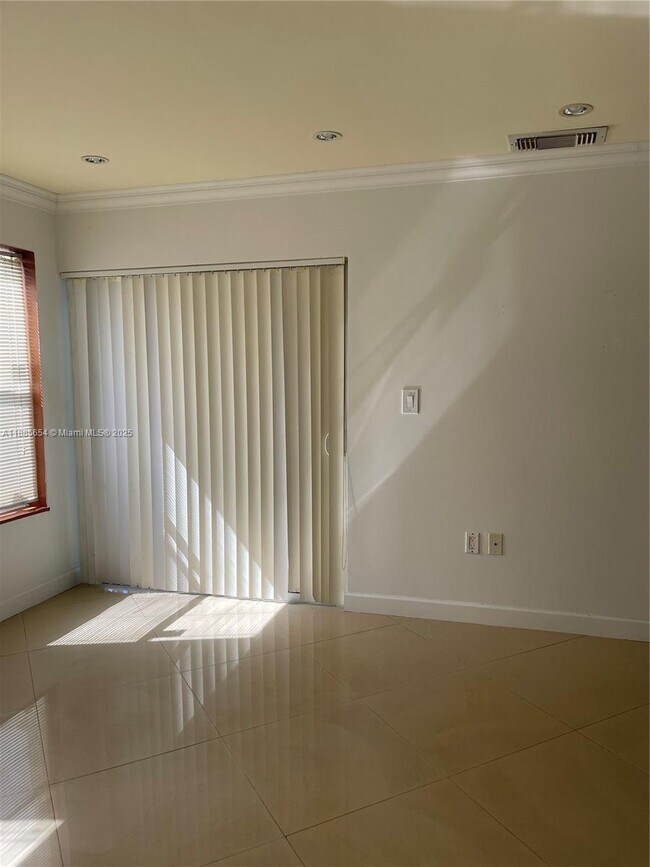 Building Photo - 17565 NW 67th Pl