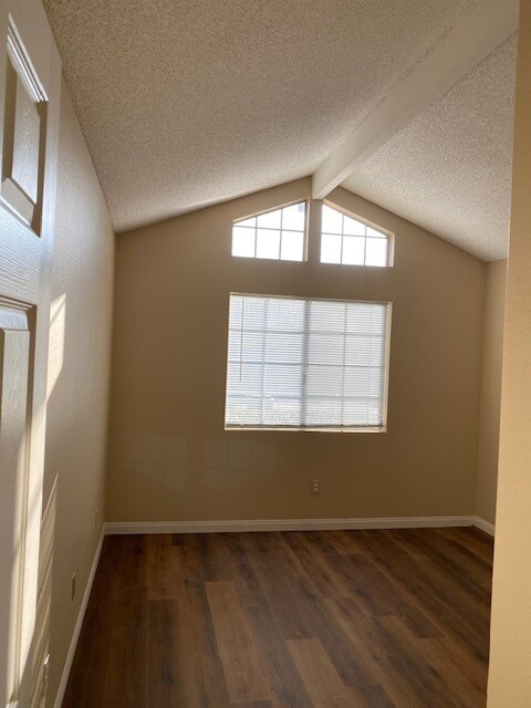 Building Photo - 2343 Lake Forest St