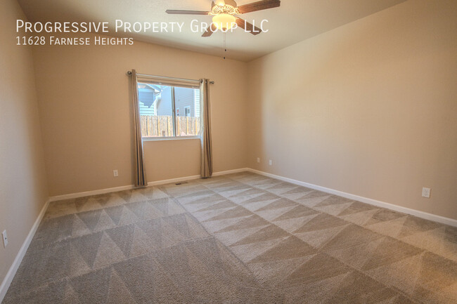 Building Photo - Beautiful 4 Bed 3 Bath Rental!