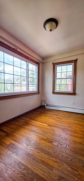 Building Photo - 97 Elm St