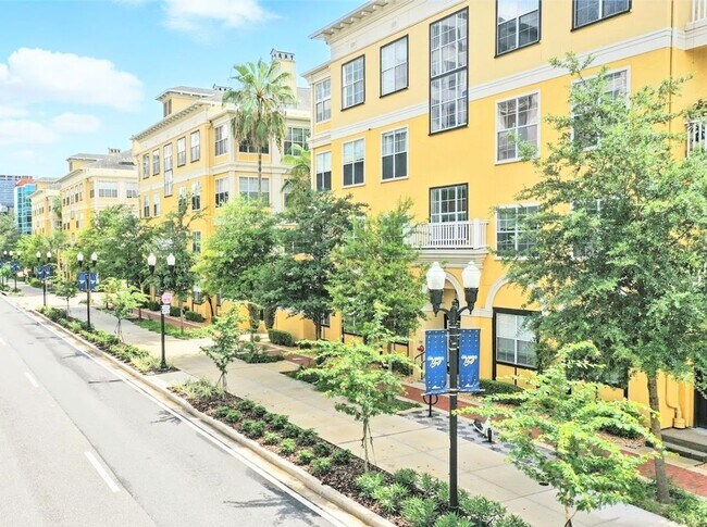 Building Photo - FOR RENT!!!  Beautiful Pool View Wood Floors Condo @ Park North Downtown Orlando!