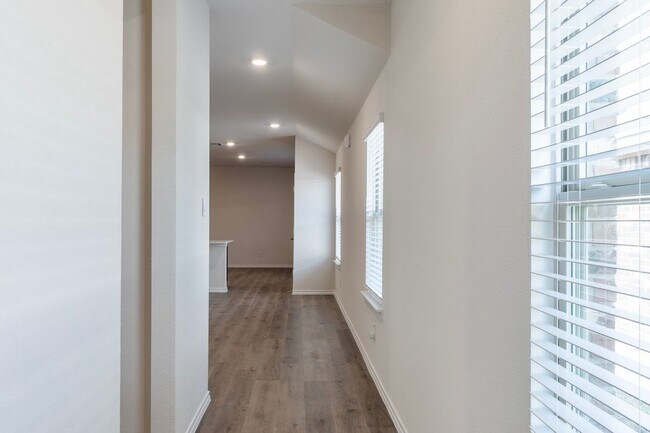 Building Photo - 2008 Bailer Wy