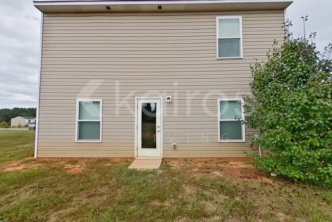 Building Photo - 119 Combine Ln
