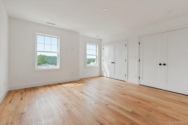 Building Photo - 109 Park Ave