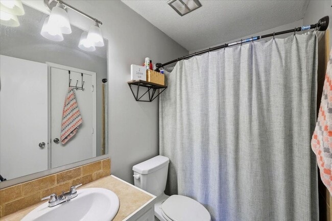 Building Photo - randon School District Home with access to a Lake, Walking Trails, and Pool