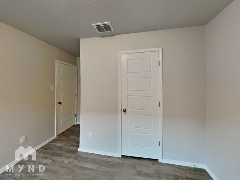 Building Photo - 7415 Twin Pine Ct