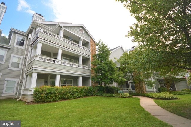 Building Photo - 13058 Autumn Woods Way