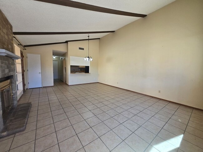 Building Photo - 2307 N Grand Ave