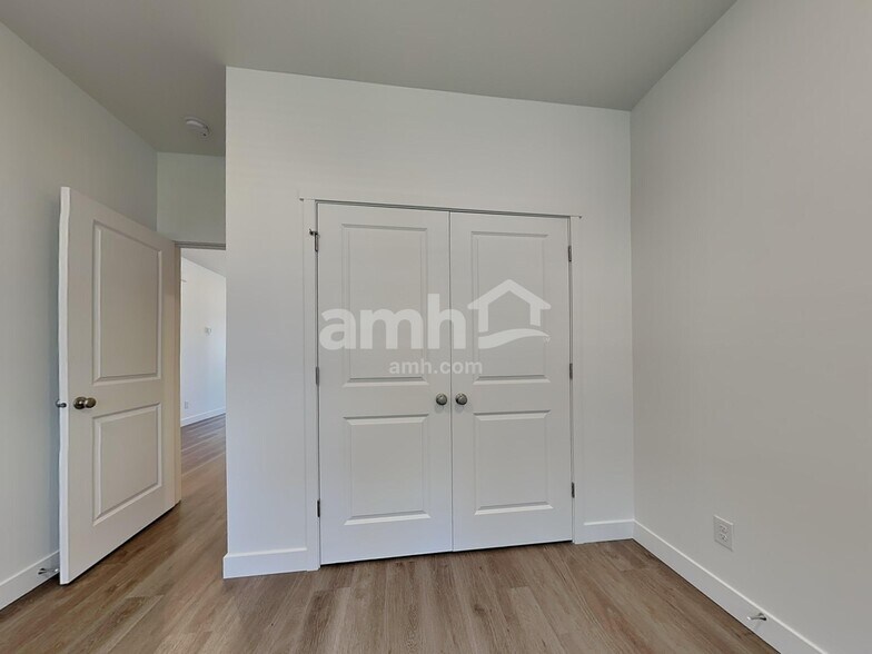 Building Photo - 7713 Brenden St SW