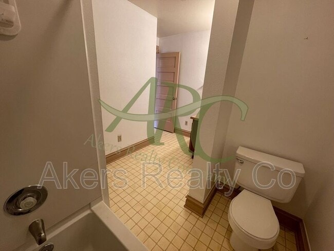 Building Photo - 411 W 11th St