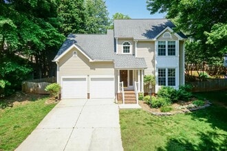 Building Photo - IMMACULATE Family Home!