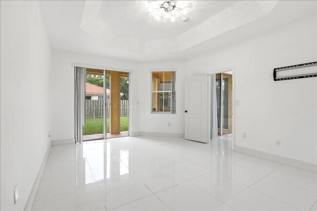 Building Photo - 3802 SW 165th Terrace