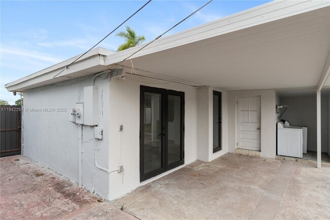Building Photo - 6308 SW 22nd St