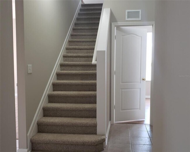 Building Photo - 25638 Ferdinand Ct