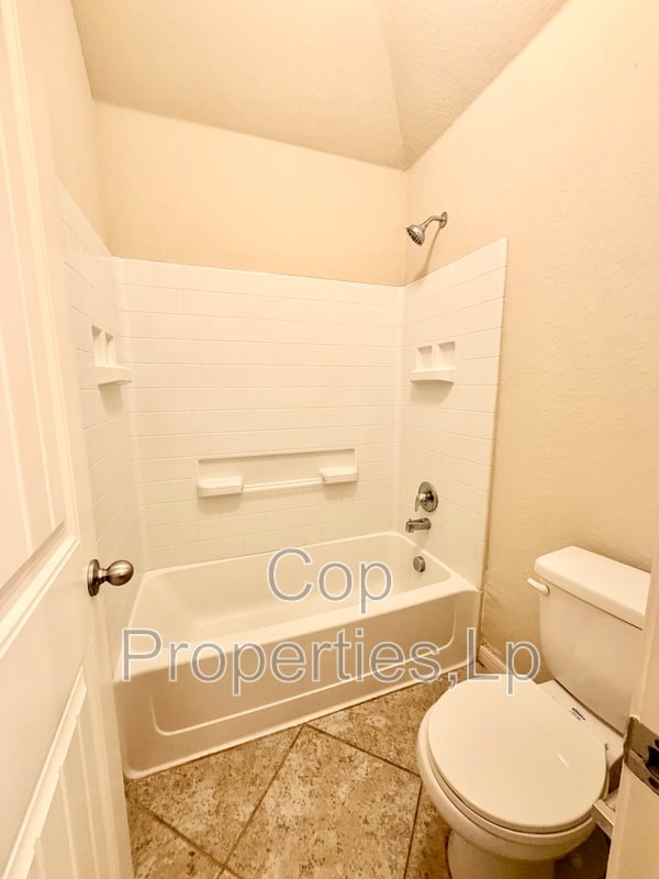 Building Photo - 8919 Olmstead Park