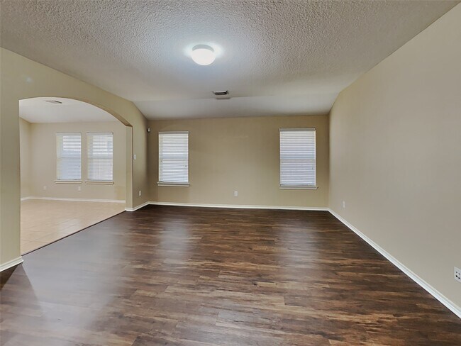 Building Photo - 9215 Birch Springs Dr