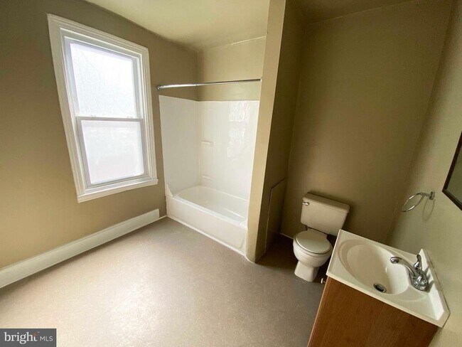 Building Photo - 2848 N Lee St