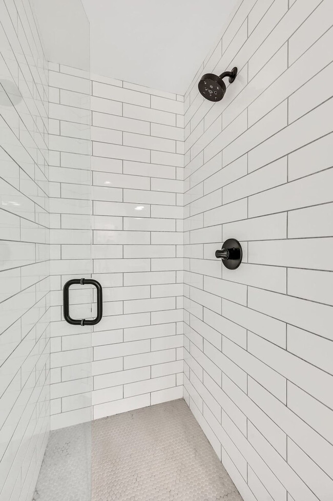 Building Photo - 1332 3rd Ave N