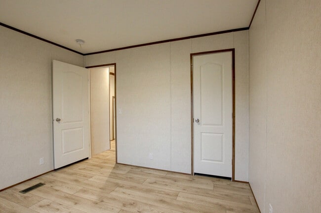 Building Photo - 295 Seays Rd