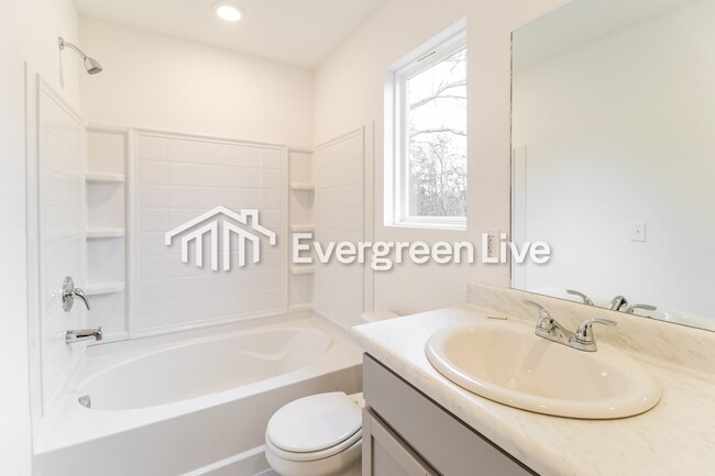 Building Photo - 167 Meadow Dr