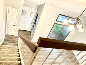 Building Photo - Charming Townhouse in Virginia Beach - All...