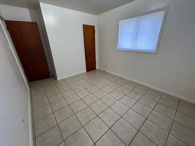 Building Photo - 301 Doc Duhon St