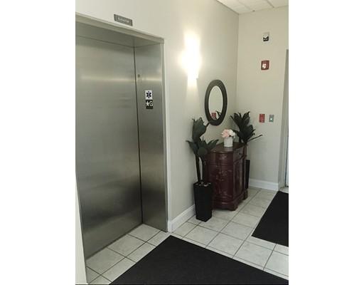 Building Photo - 1522 VFW Pky