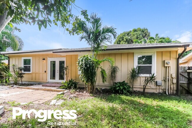 Building Photo - 719 Place Chateau