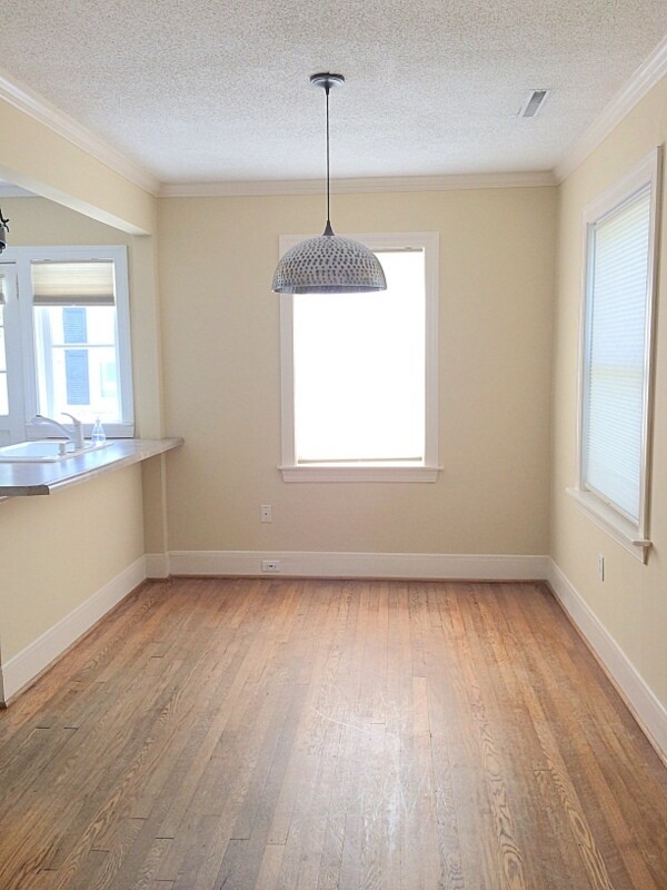 Building Photo - Spacious 3 Bedroom House in Byrnes Down!