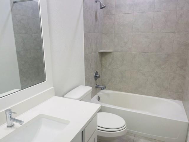 Building Photo - 13710 Saxon Cliff Ln