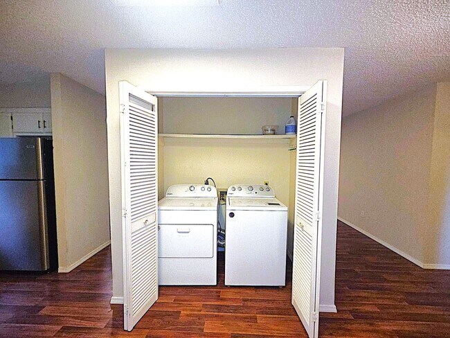 Building Photo - 3 Bedroom Single Family Home In Bentonville!