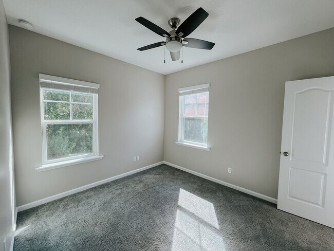Building Photo - Updated Eagle Harbor Home with Preserve Views