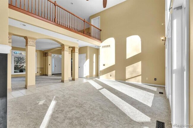 Building Photo - 6573 Poppleton Rd