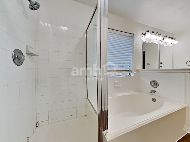 Building Photo - 22977 Sebastian Dr