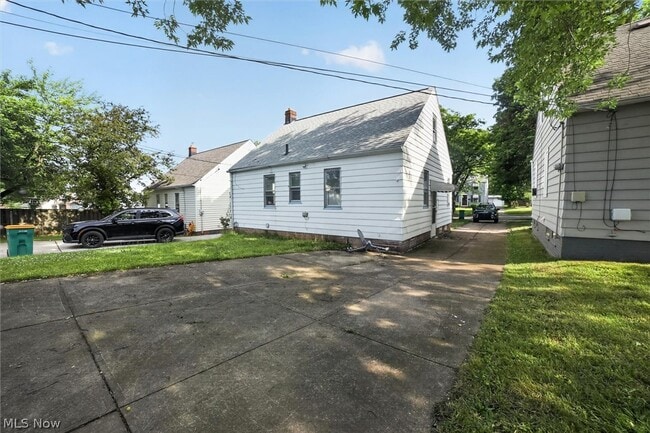 Building Photo - 19500 Libby Rd