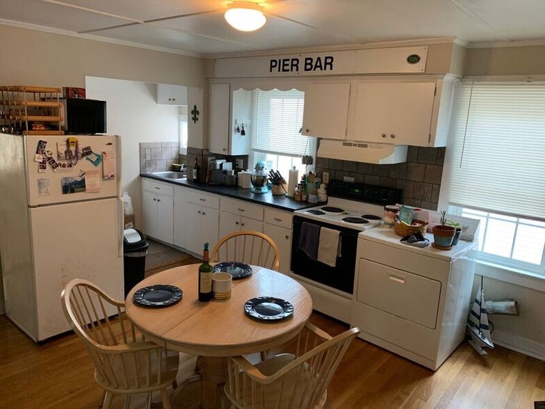 Building Photo - 9 Hammond St