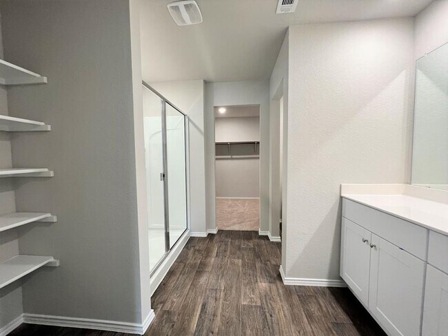 Building Photo - 6009 Brocade Dr