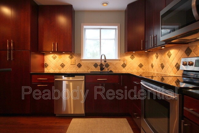 Building Photo - 8027 Merry Oaks Ct