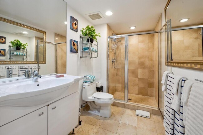 Building Photo - 1830 S Ocean Dr