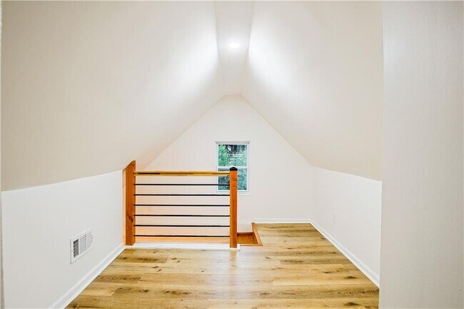Building Photo - 1170 Niles Ave NW