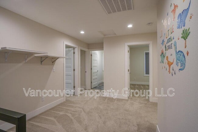 Building Photo - 6604 NE 107th St