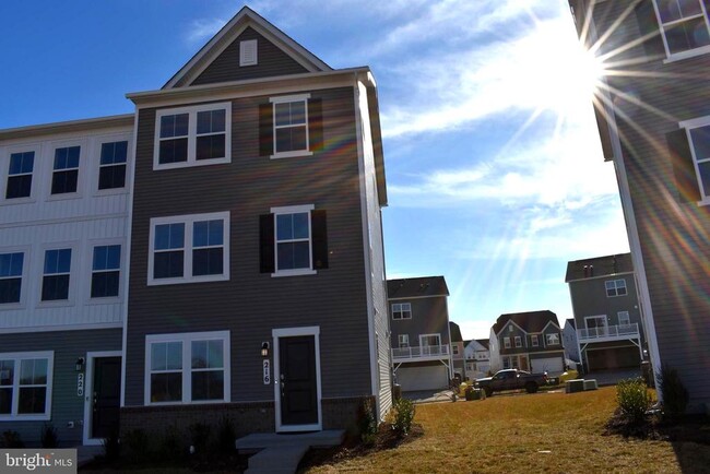 Building Photo - 216 Swan Fld Ave