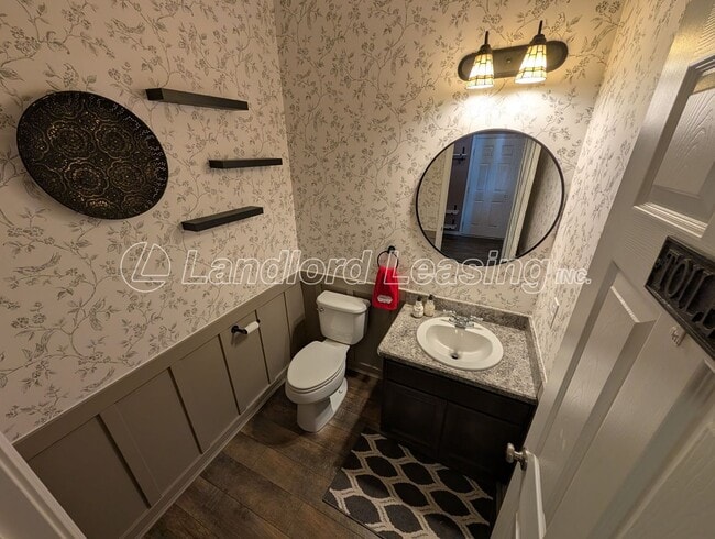 Building Photo - Stunning 5-Bedroom Home in Northpointe Estates with Finished Basement