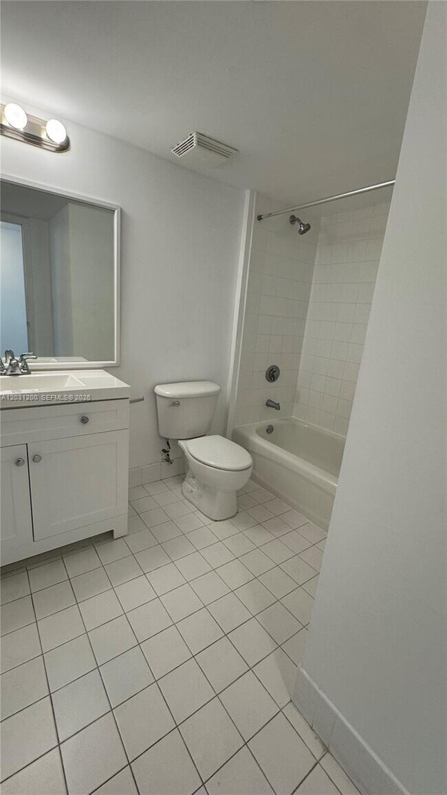 Building Photo - 3000 Coral Wy