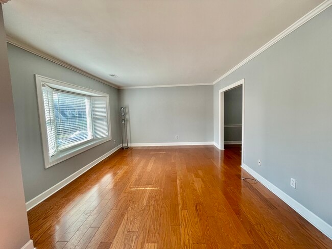 Building Photo - 1150 Horsemans Ln