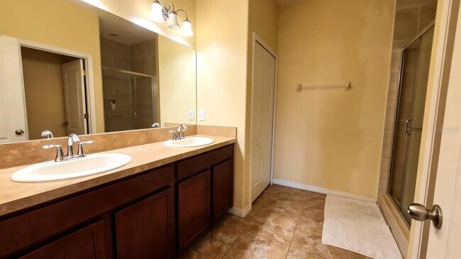 Building Photo - 4085 Shadetree Ln
