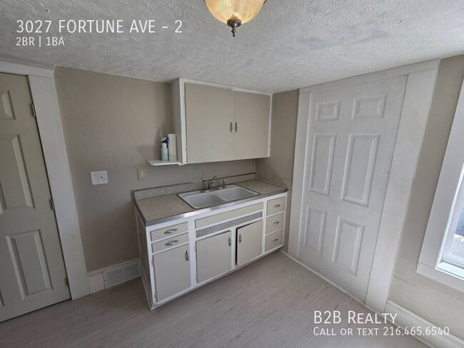 Building Photo - 3027 Fortune Ave