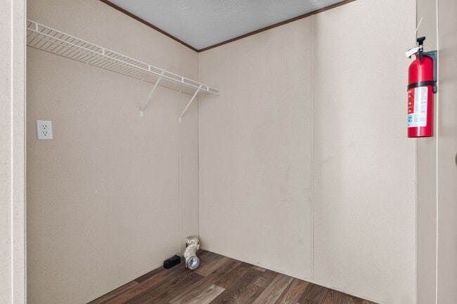 Building Photo - 2 Bedroom, 2 Bathroom Home